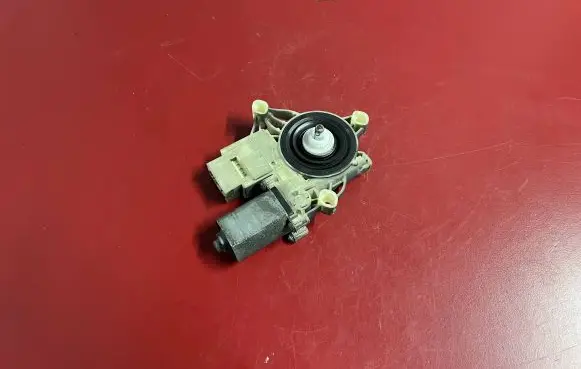 BMW X6 G06 Rear door window regulator motor 9450072