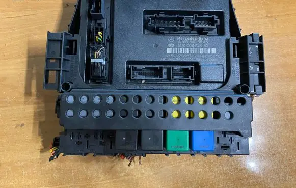 Mercedes-Benz A W169 Comfort/convenience module A1695405645 5DK00872822