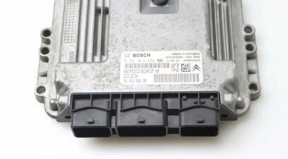 Peugeot 3008 I Engine control unit/module 9666986680