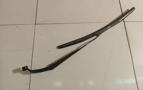 Mazda 2 Front wiper blade arm 850264LD