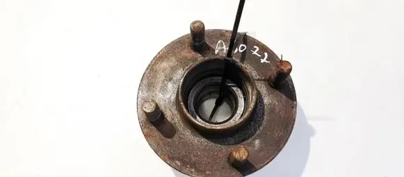 Ford Mondeo MK I Rear wheel hub 446930