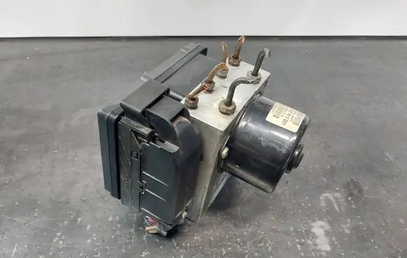 Mercedes-Benz C W203 ABS Pump A0054310812 A2095453032 Q01