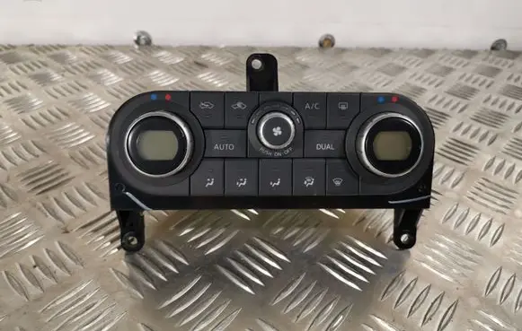 Nissan Qashqai Climate control unit 27500JD40B
