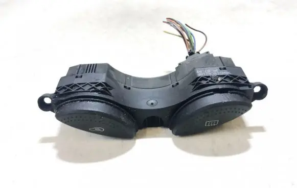 Ford Focus Windscreen/window heater switch 98ag18c621af