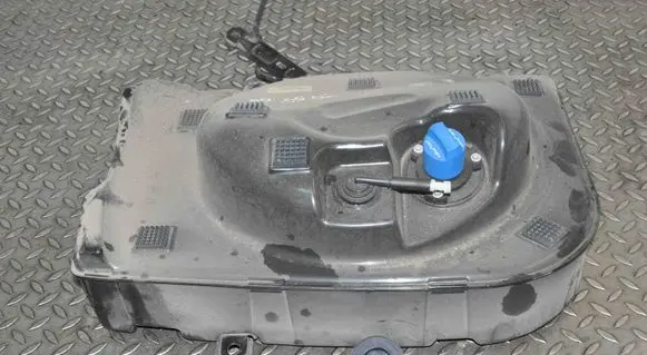 Maserati Levante AdBlue liquid reservoir 6700312380 68231288AG