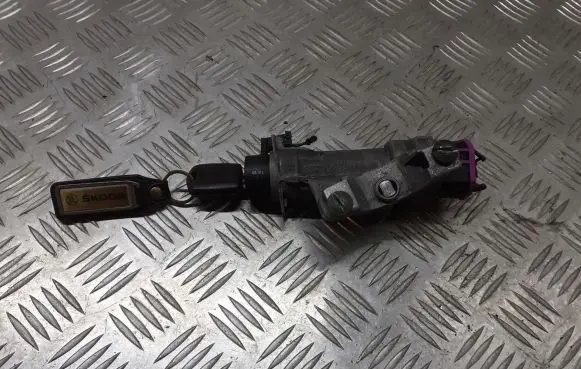 Skoda Fabia Mk1 (6Y) Ignition lock BO905851