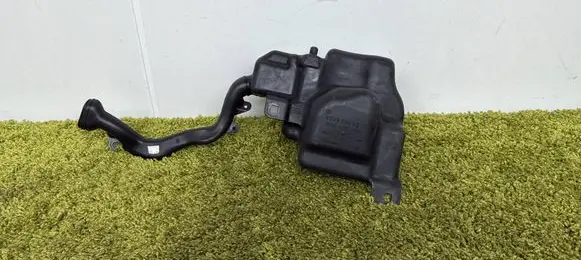 Mercedes-Benz B W246 W242 Windshield washer fluid reservoir/tank A2468690220 2468690220