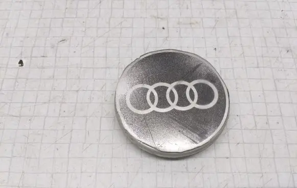 Audi 100 S4 C4 Non-original wheel cap 
