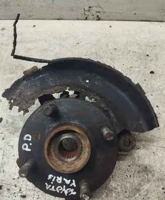 Toyota Yaris Front wheel hub spindle knuckle