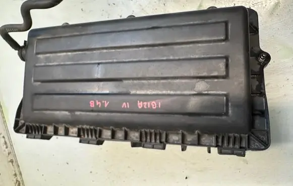 Seat Ibiza IV (6J,6P) Air filter box 036129620H