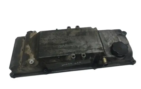 Mitsubishi Pajero Rocker cam cover 