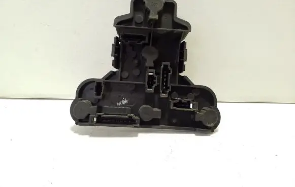 Volkswagen Golf III Tail light bulb cover holder