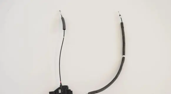 Nissan Juke I F15 Coupe door lock (next to the handle) X12CFLS