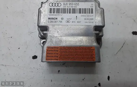 Audi TT TTS Mk2 Airbag control unit/module 8J0959655 0285001795