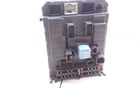 Citroen C5 Fuse module 9648235680
