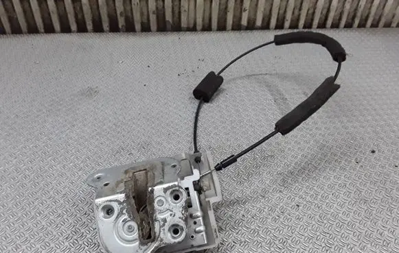 Mazda 5 Sliding door lock 