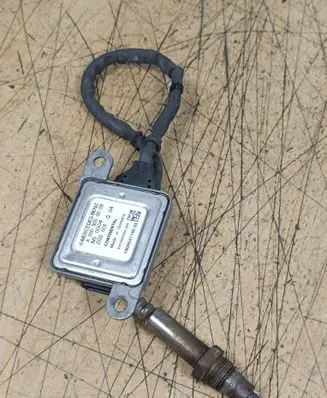 Mercedes-Benz V Class W447 Lambda probe sensor A0009050008