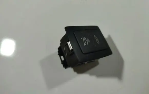 Volkswagen Touareg I Alarm switch 7L6959899