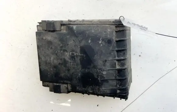 Skoda Octavia Mk2 (1Z) Fuse box cover 1k0937132 0-1418987-1