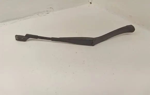 Mercedes-Benz E W212 Front wiper blade arm A2128201744