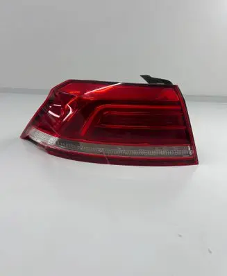 Volkswagen PASSAT B8 Rear/tail lights 
