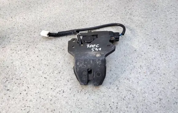 Chrysler 300 - 300C Tailgate/trunk/boot lock/latch/bracket 