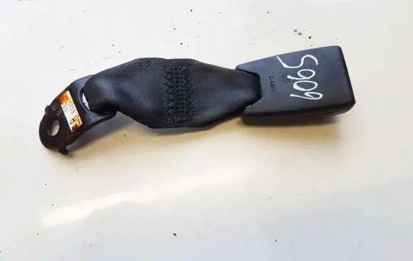 Mazda 323 Rear seatbelt buckle