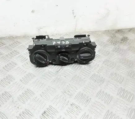 Volkswagen Jetta V Climate control unit 5HB00932225 1K2820045