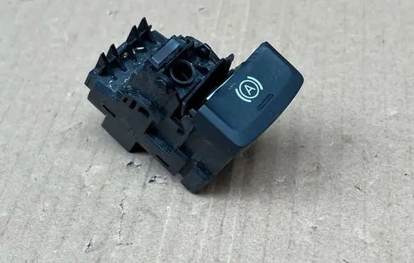 Audi A3 S3 8V Rear glass lock/latch E430 8UO927225G