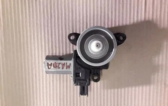 Mazda 3 II Rear door window regulator motor BHP15958X