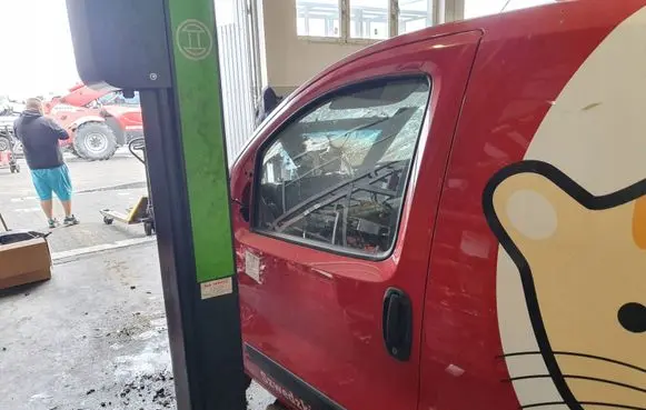 Fiat Fiorino Front door ROSSO PIMPANTE 168