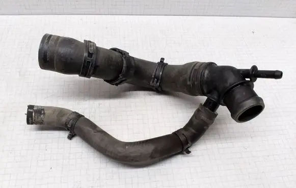 Volkswagen Golf IV Engine coolant pipe/hose