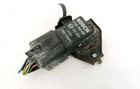 Honda CR-V Glow plug pre-heat relay 0281003030