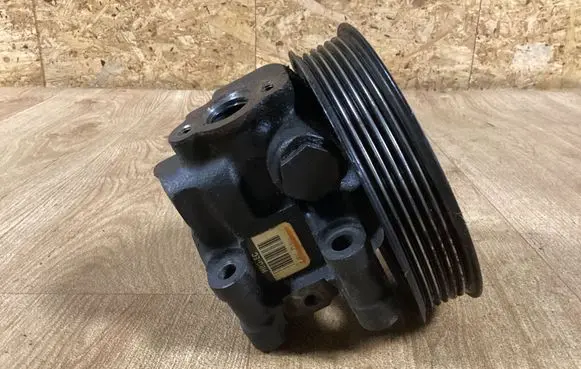 Ford Mondeo Mk III Power steering pump 1S7Q3A733AA