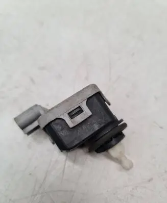 Opel Astra G Headlight level adjustment motor 90590665