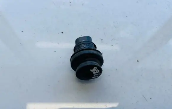 Volkswagen Golf III Front door sensor 1h0947563a
