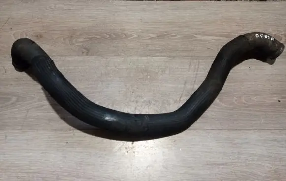 Volvo V70 Engine coolant pipe/hose