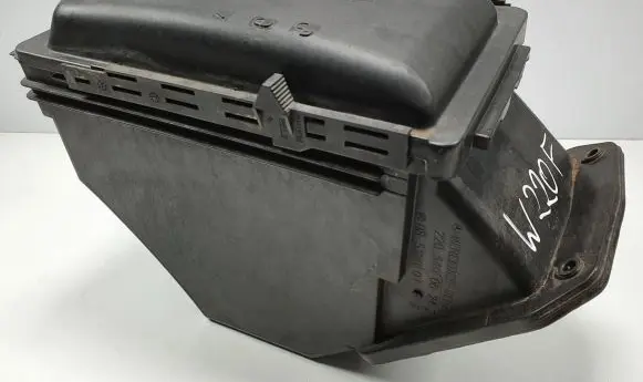Mercedes-Benz S W220 Fuse box cover 2205400082