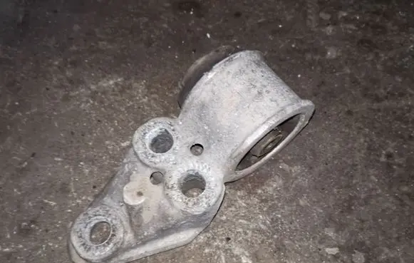 Volkswagen PASSAT B5.5 Rear axle beam mounts housing 4B0501522E