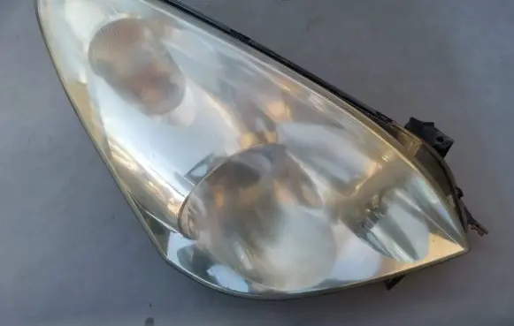 Toyota Corolla Verso E121 Headlight/headlamp HB412V51W 3124R