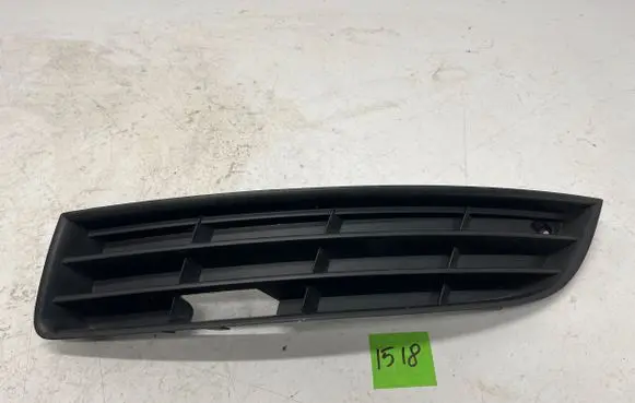Volkswagen PASSAT B6 Front bumper lower grill 3C0853665
