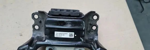Audi A3 S3 8V Engine mount bracket 5Q0199555AD