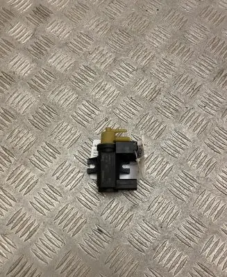 Volvo XC90 Turbo solenoid valve 31480559
