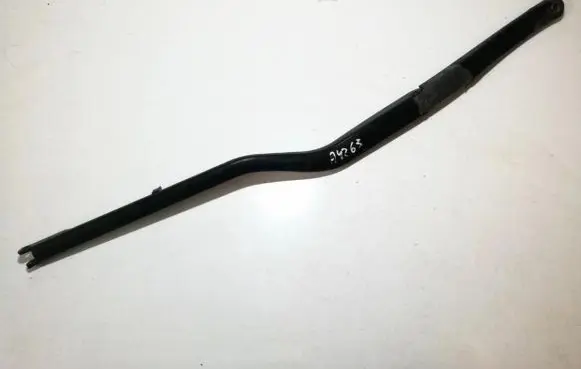 Peugeot 607 Front wiper blade arm