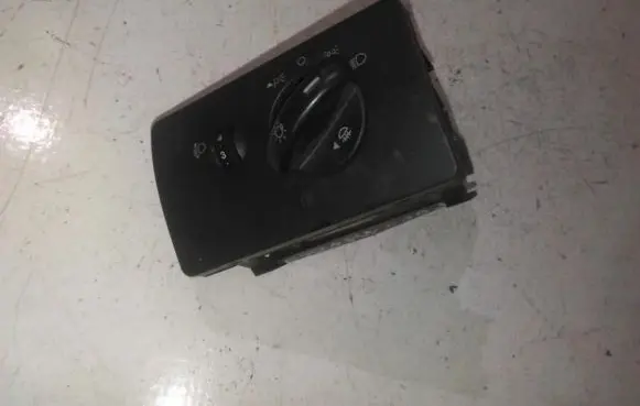 Ford Mondeo Mk III Light switch 498610