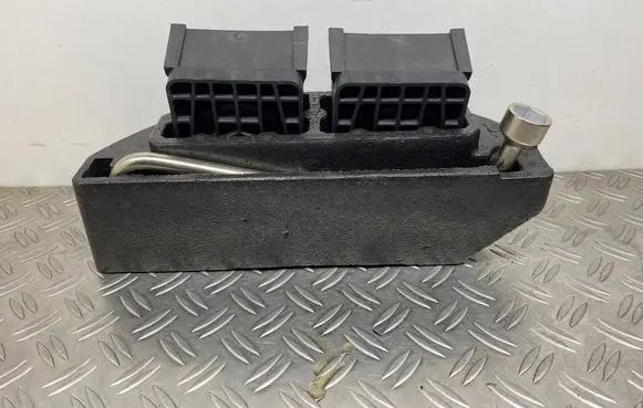 Land Rover Range Rover Sport L494 Tool set CPLA17B043AC