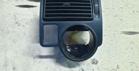 Volkswagen Golf IV Dash center air vent grill 1J1819983B 1J1815715A