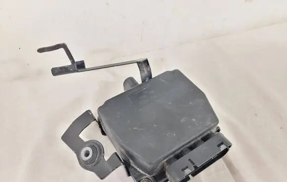 Volkswagen Golf V Turbo solenoid valve 1K0906279B