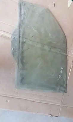 Mitsubishi Pajero Front door window glass four-door