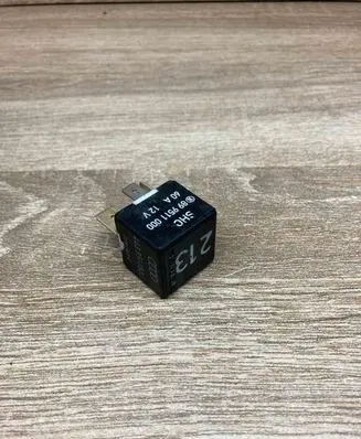 Audi A4 S4 B5 8D Other relay 443951253J 213